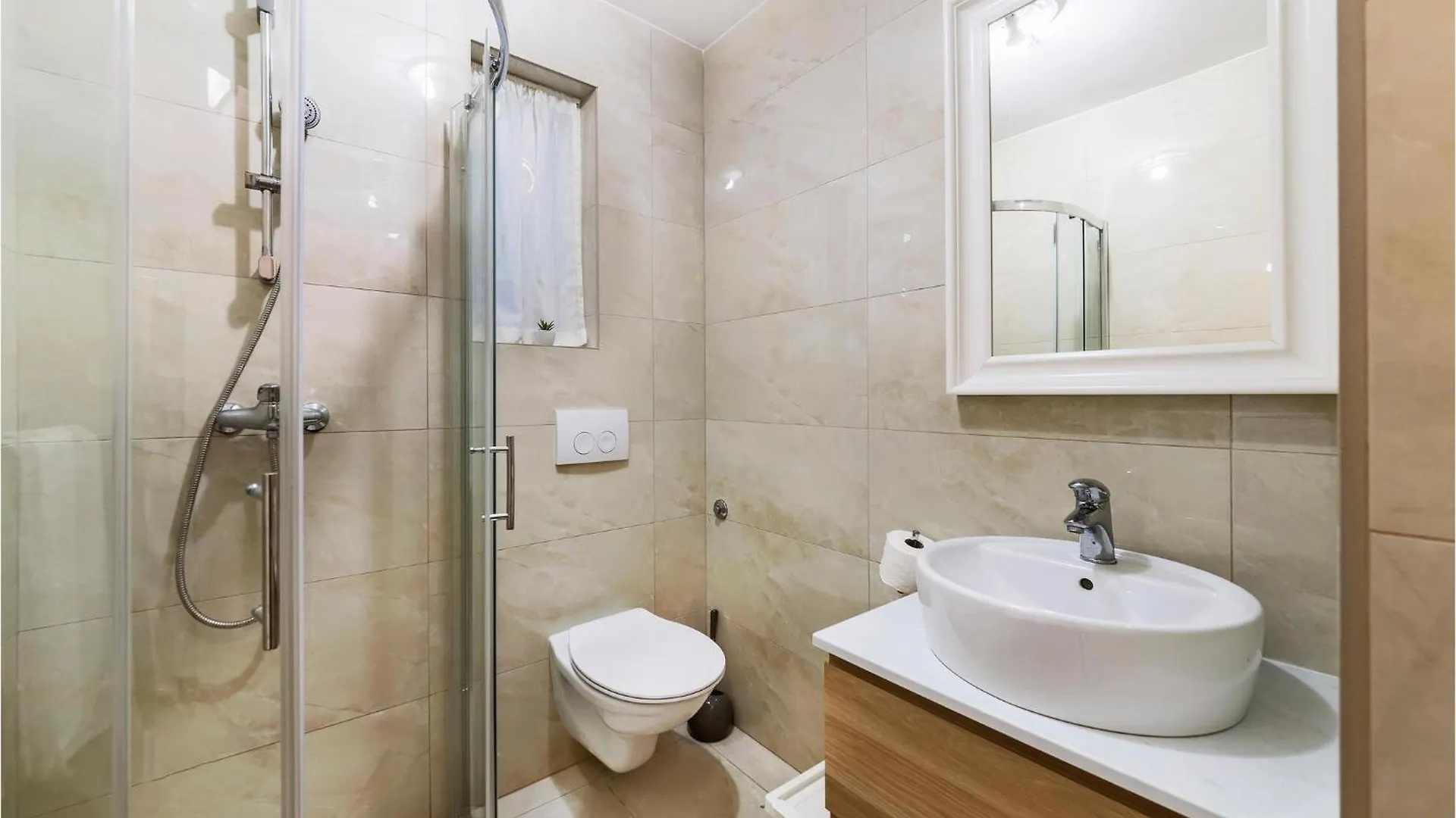 Beautiful Apartment In Pula With Kitchen Premantura